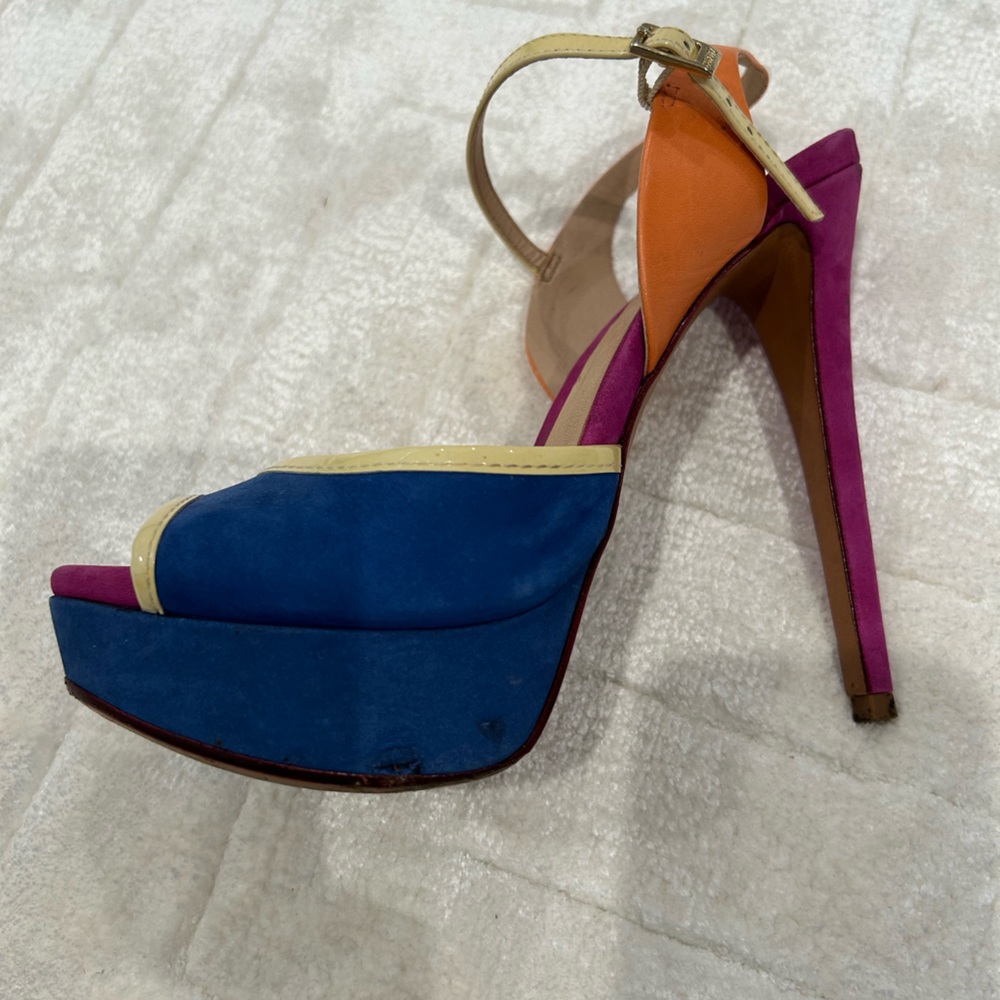 Idoré Colorblocked Heels - Picture 4 of 7